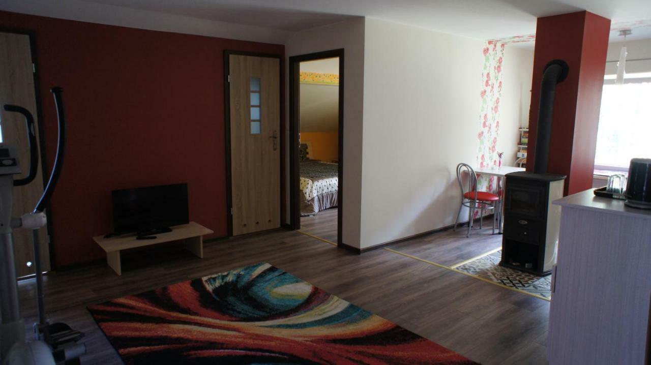 W Cieniu Sosen Hotell Grebow Exteriör bild
