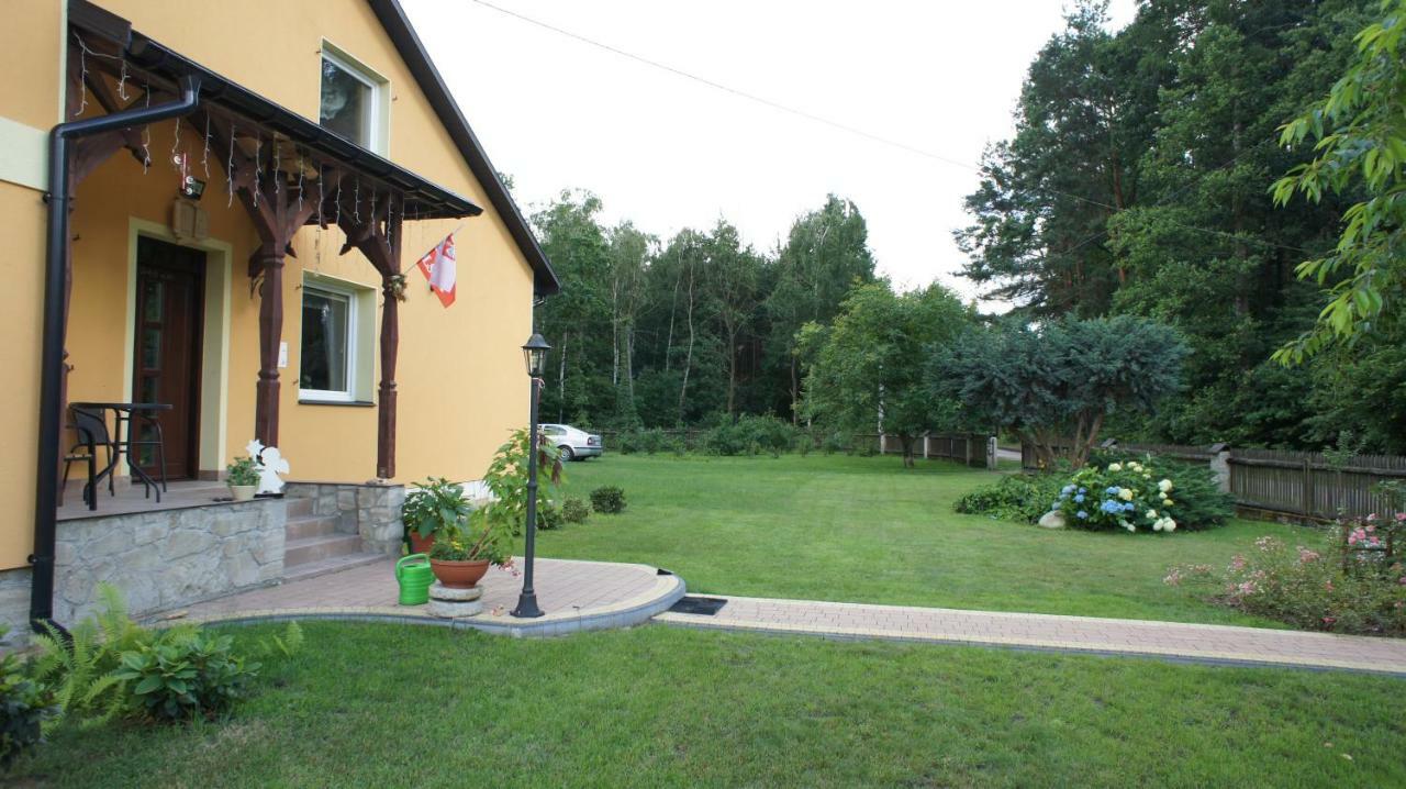 W Cieniu Sosen Hotell Grebow Exteriör bild